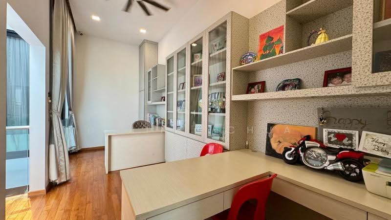 LANDED7772@Renovated Semi D @hillview eatate, Dairy Farm, Chu Lin, chu yen, 98777772, Dairy Farm / Bukit Panjang / Choa Chu Kang, 6 Bedrooms, 4,800 sqft, Semi-Detached House For Sale, by Dominic Chua, 500274144 - Study - PropertyGuru.com.sg
