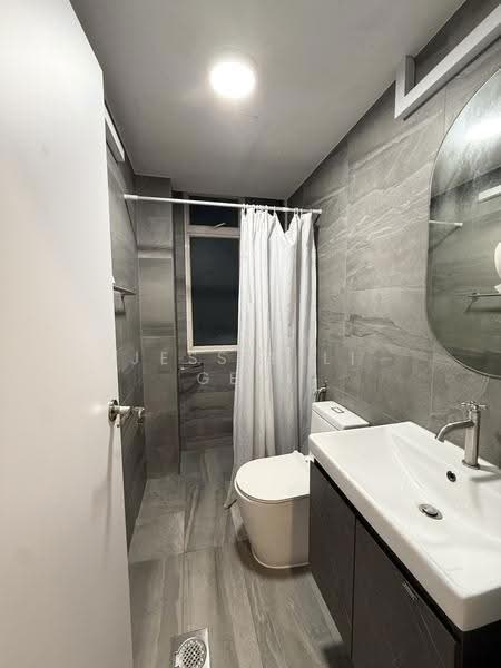 23 Rambutan Road, 23 Rambutan Road, Eunos / Geylang / Paya Lebar, 3 Bedrooms, 1,550 sqft, Walk-up Apartment For Sale, by Jessie Li Gesi, 500274145 - Common bathroom - PropertyGuru.com.sg