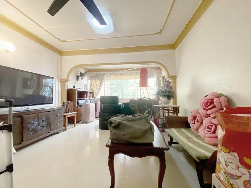 648 Ang Mo Kio Avenue 5, 648 Ang Mo Kio Avenue 5, Ang Mo Kio / Bishan / Thomson, 3 Bedrooms, 1,302 sqft, HDB Flat For Sale, by Jensen Toh 卓新智, 500274159 - Living Room - PropertyGuru.com.sg
