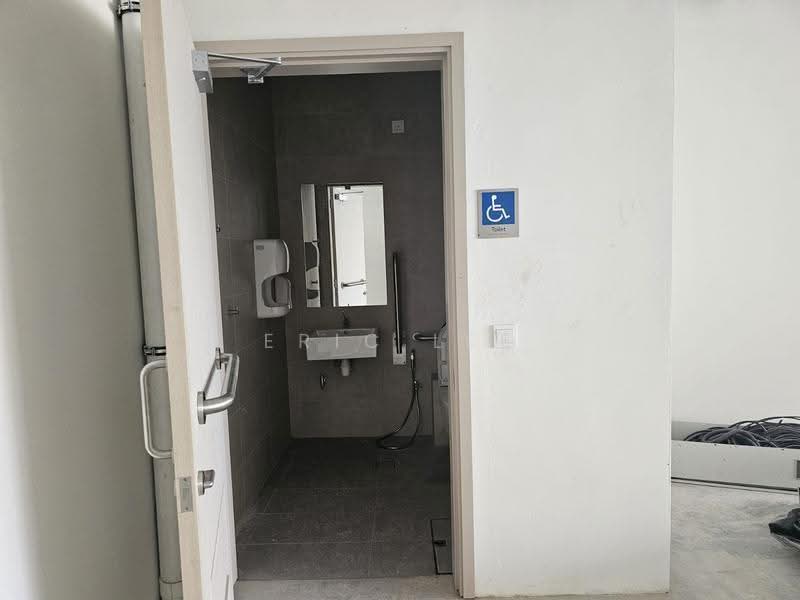 453 Balestier Road, Balestier / Toa Payoh, 760 sqft, Shop / Shophouse For Rent, by Eric Lee, 500274166 - Bathroom - CommercialGuru.com.sg