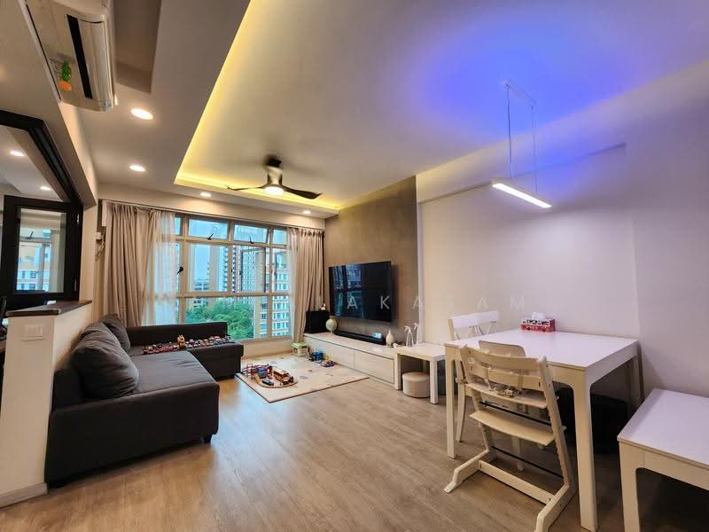 667A Punggol Drive, 667A Punggol Drive, Hougang / Punggol / Sengkang, 3 Bedrooms, 1,001 sqft, HDB Flat For Sale, by Sam Alakasam, 500274179 - Living and Dining Room - PropertyGuru.com.sg