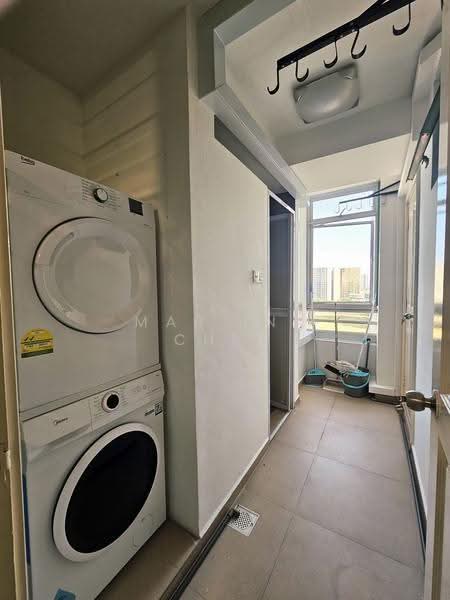 The Sunny Spring, 50 Lorong 40 Geylang, Eunos / Geylang / Paya Lebar, 1 Bedroom, 200 sqft, Apartment For Rent, by Mar Inn Chee, 500274182 - Balcony - PropertyGuru.com.sg