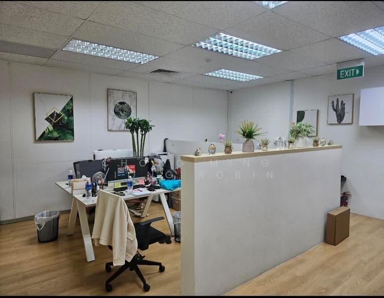 Fitted office in D01 Tong Eng Building at 101 Cecil Street, Cecil Street, Boat Quay / Raffles Place / Marina, 603 sqft, Office For Rent, by Chong Ming Siong Robin, 500274183 - #18-07 - CommercialGuru.com.sg