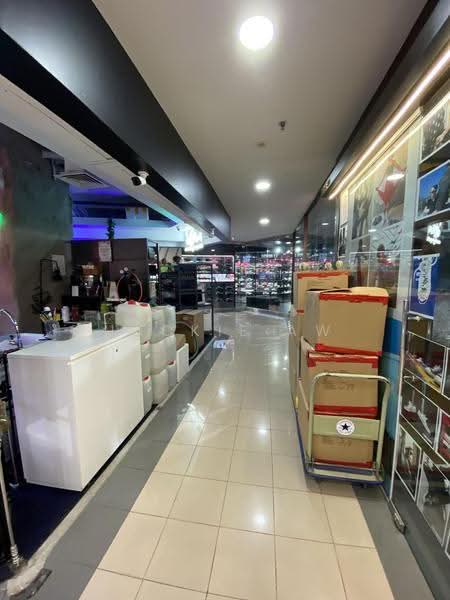 Queensway Shopping Centre, 1 Queensway, Alexandra / Commonwealth, 100 sqft, Mall Shop For Rent, by Jackie Aw, 500274194 - Corridor - CommercialGuru.com.sg