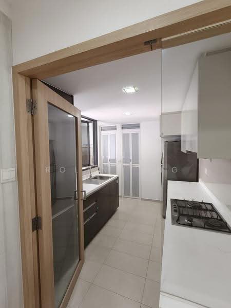 Twin Fountains, 11 Woodlands Avenue 6, Admiralty / Woodlands, 4 Bedrooms, 1,270 sqft, Condominium For Rent, by Roland Ong, 500274206 - Kitchen - PropertyGuru.com.sg