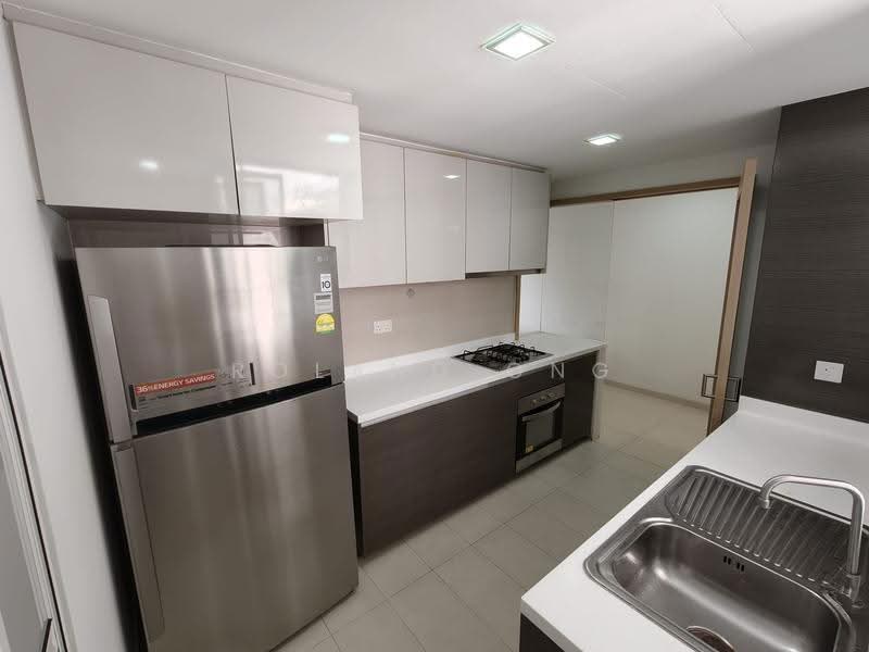 Twin Fountains, 11 Woodlands Avenue 6, Admiralty / Woodlands, 4 Bedrooms, 1,270 sqft, Condominium For Rent, by Roland Ong, 500274206 - Kitchen - PropertyGuru.com.sg