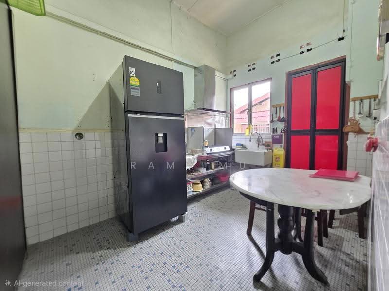 Original Single Storey Semi-D @ Upper Changi Road East - D16, Upper Changi Road East, Bedok / Upper East Coast, 3 Bedrooms, 2,000 sqft, Semi-Detached House For Sale, by Rama Mu, 500274211 - Kitchen - PropertyGuru.com.sg
