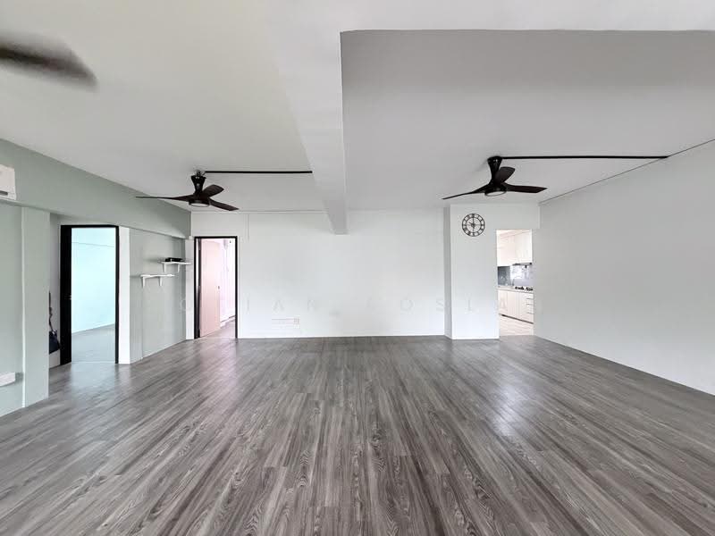 903 Tampines Avenue 4, 903 Tampines Avenue 4, Pasir Ris / Tampines, 3 Bedrooms, 1,432 sqft, HDB Flat For Sale, by Sofian Roslan, 500274216 - Living Room - PropertyGuru.com.sg