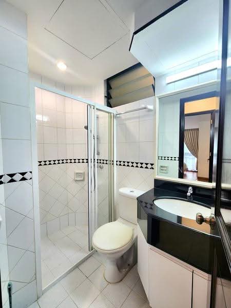 The Bencoolen, 180 Bencoolen Street, Beach Road / Bugis / Rochor, 2 Bedrooms, 829 sqft, Apartment For Sale, by Shannel Tan, 500274225 - Bathroom - PropertyGuru.com.sg