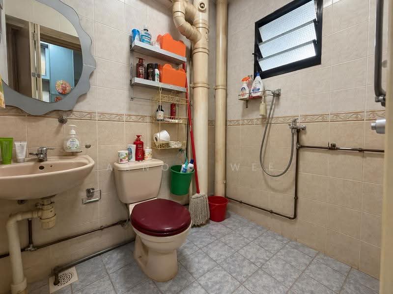 650A Jurong West Street 61, 650A Jurong West Street 61, Boon Lay / Jurong / Tuas, 3 Bedrooms, 969 sqft, HDB Flat For Sale, by Arnold Wee, 500274227 - Bathroom - PropertyGuru.com.sg