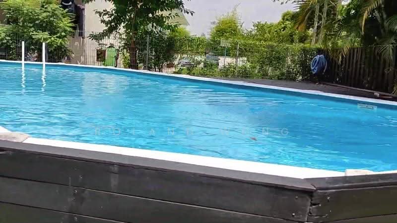 Single Storey Bungalow with pool at Chestnut for rent, Chestnut Crescent, Dairy Farm / Bukit Panjang / Choa Chu Kang, 5 Bedrooms, 4,000 sqft, Detached House For Rent, by Roland Wong, 500274247 - Pool - PropertyGuru.com.sg