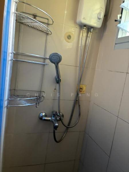 195B Punggol Road, 195B Punggol Road, Hougang / Punggol / Sengkang, 3 Bedrooms, 990 sqft, HDB Flat For Rent, by Chris Pang, 500274260 - Bathroom - PropertyGuru.com.sg