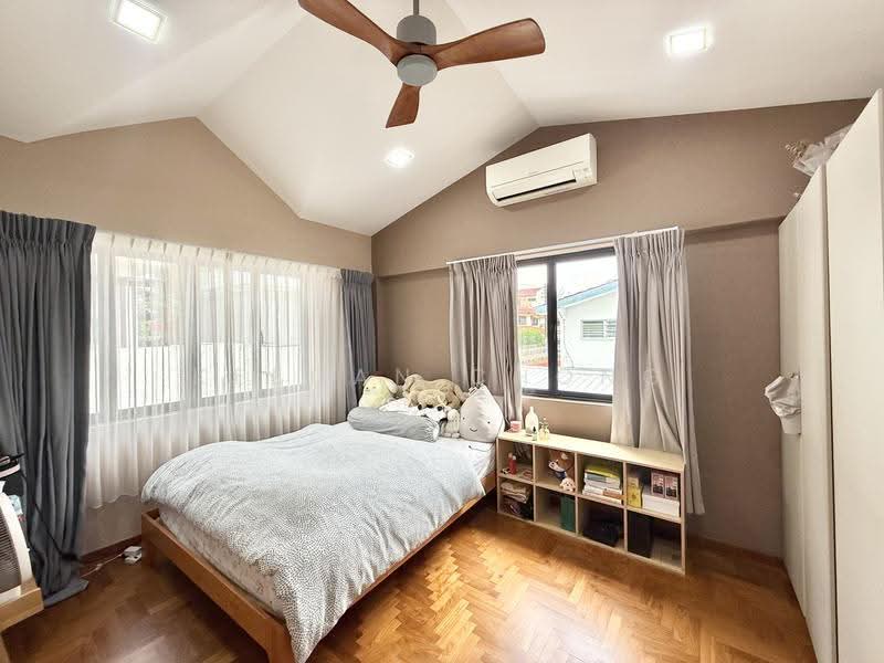 Seletar Hills Estate, Seletar Hills Drive, Seletar / Yio Chu Kang, 6 Bedrooms, 5,800 sqft, Semi-Detached House For Sale, by Keegan Chong, 500274271 - Bedroom - PropertyGuru.com.sg
