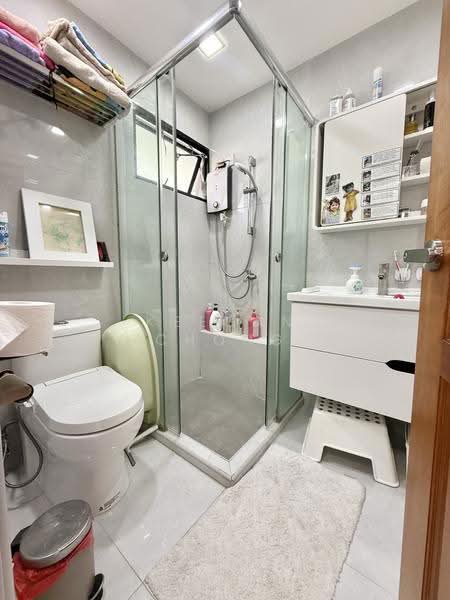 Seletar Hills Estate, Seletar Hills Drive, Seletar / Yio Chu Kang, 6 Bedrooms, 5,800 sqft, Semi-Detached House For Sale, by Keegan Chong, 500274271 - Bathroom - PropertyGuru.com.sg