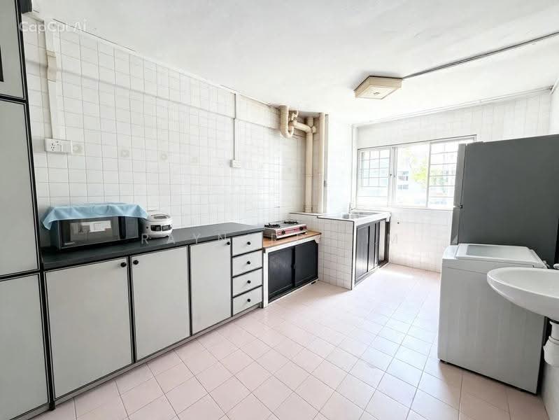 304 Jurong East Street 32, 304 Jurong East Street 32, Boon Lay / Jurong / Tuas, 3 Bedrooms, 1,011 sqft, HDB Flat For Sale, by Raynard Lim, 500274272 - Kitchen - PropertyGuru.com.sg