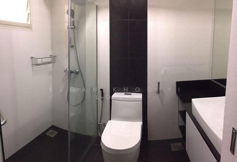 103C Edgefield Plains, 103C Edgefield Plains, Hougang / Punggol / Sengkang, 3 Bedrooms, 1,184 sqft, HDB Flat For Sale, by Kegan Khoo Yi Long, 500274275 - Master bath - PropertyGuru.com.sg