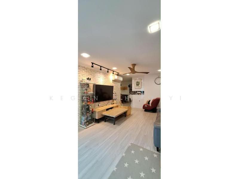 103C Edgefield Plains, 103C Edgefield Plains, Hougang / Punggol / Sengkang, 3 Bedrooms, 1,184 sqft, HDB Flat For Sale, by Kegan Khoo Yi Long, 500274275 - Living Room - PropertyGuru.com.sg