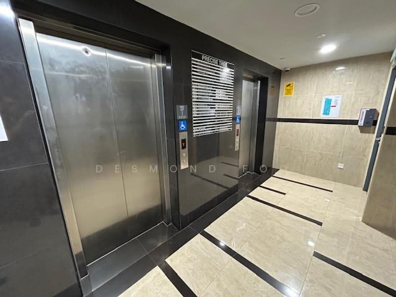 High ceiling light industrial | Attached toilet | Tai Seng MRT, Macpherson / Potong Pasir, 1,916 sqft, Light Industrial (B1) For Rent, by Desmond Foo, 500274295 - Corridor - CommercialGuru.com.sg