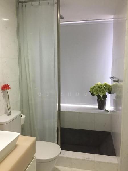 The Clift, McCallum Street, Boat Quay / Raffles Place / Marina, 2 Bedrooms, 775 sqft, Apartment For Rent, by MJ Zhuo, 500274300 - Bathroom - PropertyGuru.com.sg