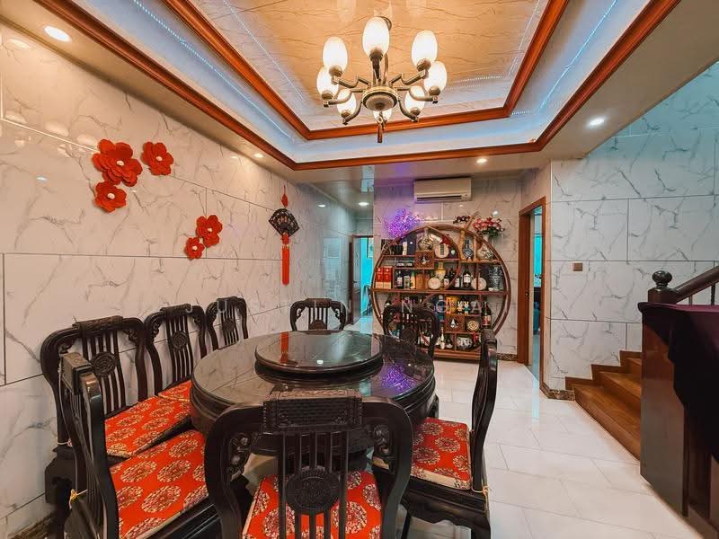 Woodgrove Estate, 8 Ashwood Grove, Admiralty / Woodlands, 6 Bedrooms, 3,000 sqft, Terraced House For Sale, by Justin Ngai, 500274312 - PropertyGuru.com.sg