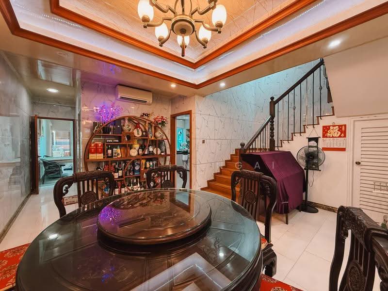 Woodgrove Estate, 8 Ashwood Grove, Admiralty / Woodlands, 6 Bedrooms, 3,000 sqft, Terraced House For Sale, by Justin Ngai, 500274312 - PropertyGuru.com.sg