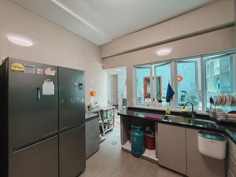 Woodgrove Estate, 8 Ashwood Grove, Admiralty / Woodlands, 6 Bedrooms, 3,000 sqft, Terraced House For Sale, by Justin Ngai, 500274312 - PropertyGuru.com.sg