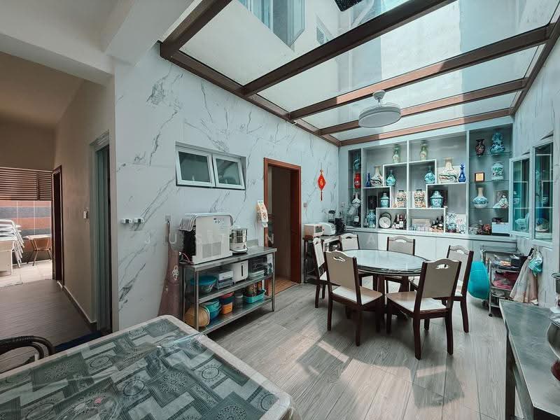 Woodgrove Estate, 8 Ashwood Grove, Admiralty / Woodlands, 6 Bedrooms, 3,000 sqft, Terraced House For Sale, by Justin Ngai, 500274312 - PropertyGuru.com.sg