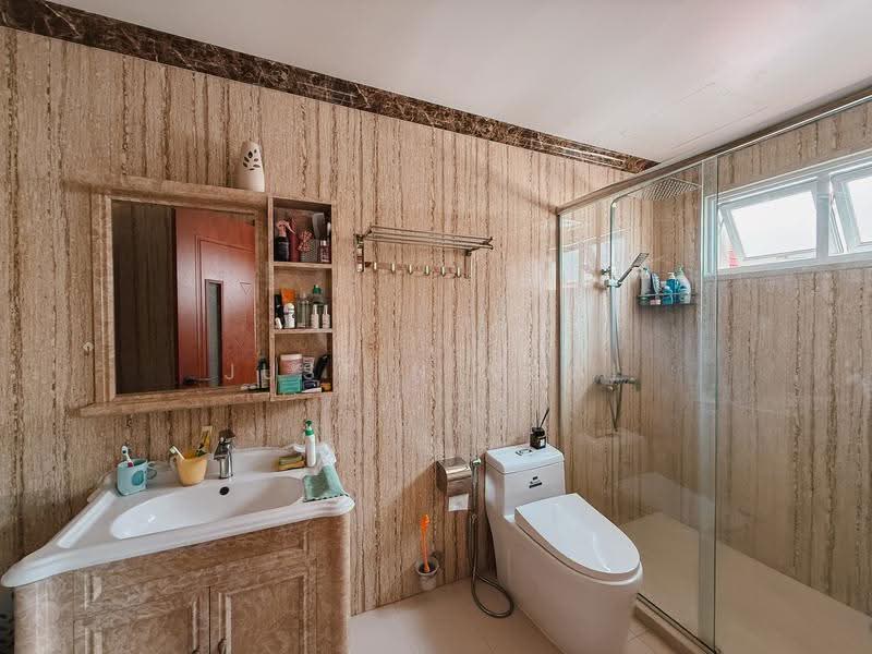Woodgrove Estate, 8 Ashwood Grove, Admiralty / Woodlands, 6 Bedrooms, 3,000 sqft, Terraced House For Sale, by Justin Ngai, 500274312 - PropertyGuru.com.sg
