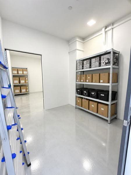 Oxley BizHub, 61 Ubi Road 1, Eunos / Geylang / Paya Lebar, 958 sqft, Light Industrial (B1) For Rent, by Delia Woo Pei Yin, 500274314 - Interior - CommercialGuru.com.sg