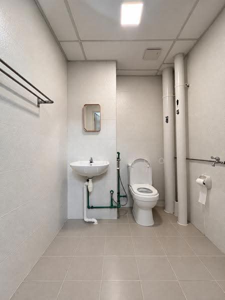 Oxley BizHub, 61 Ubi Road 1, Eunos / Geylang / Paya Lebar, 958 sqft, Light Industrial (B1) For Rent, by Delia Woo Pei Yin, 500274314 - Bathroom - CommercialGuru.com.sg