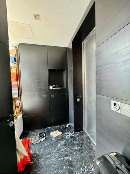 Helios Residences, 15 Cairnhill Circle, Orchard / River Valley, 2 Bedrooms, 1,281 sqft, Condominium For Rent, by Kennie Yau, 500274318 - Private lift lobby - PropertyGuru.com.sg