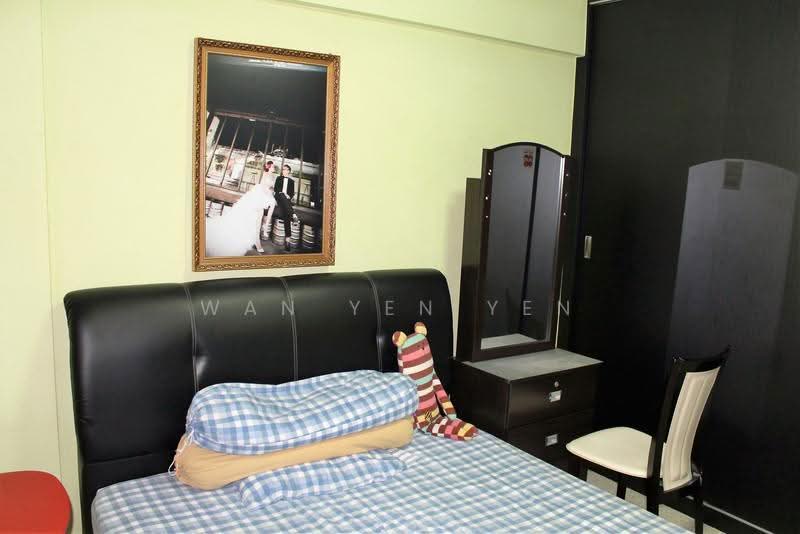 554 Bedok North Street 3, 554 Bedok North Street 3, Bedok / Upper East Coast, 2 Bedrooms, 732 sqft, HDB Flat For Sale, by Wan Yen Yen, 500274325 - Bedroom - PropertyGuru.com.sg