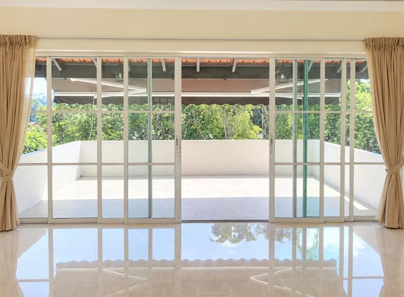 Ewart Park, Ewart Park, Tanglin / Holland / Bukit Timah, 3 Bedrooms, 2,200 sqft, Apartment For Rent, by Max Foo, 500274345 - Balcony - PropertyGuru.com.sg