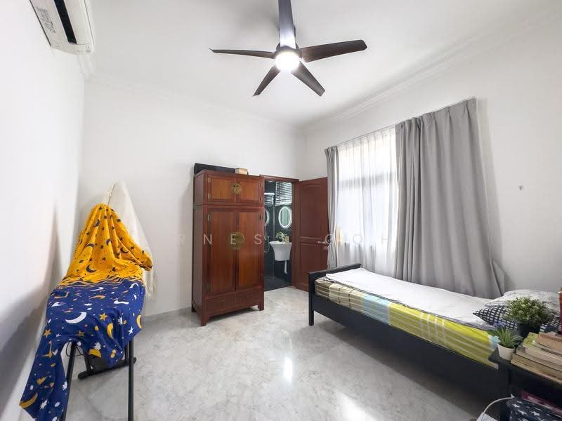 RENOVATED 3 Storey Semi-D, MOVE IN READY, WALK TO MRT, Bedok / Upper East Coast, 6 Bedrooms, 3,820 sqft, Corner Terrace For Sale, by Ernest Goh, 500274348 - Bedroom - PropertyGuru.com.sg