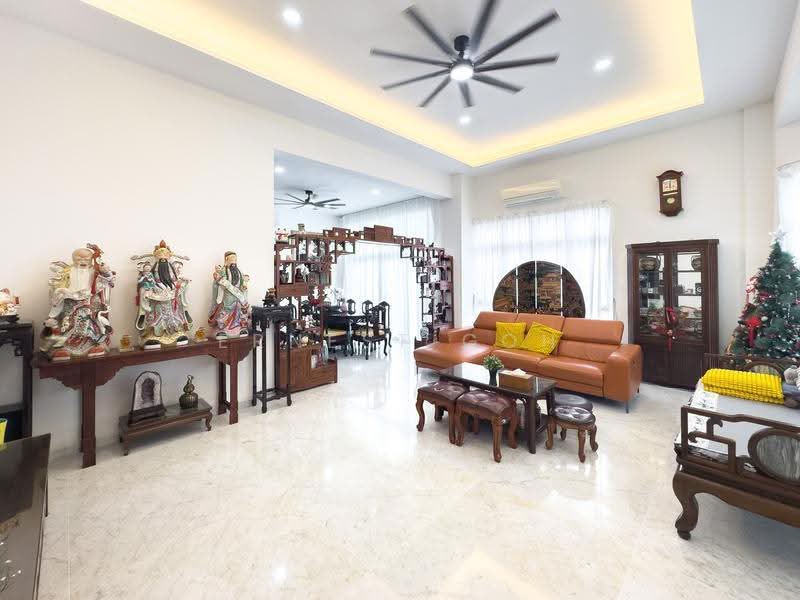 RENOVATED 3 Storey Semi-D, MOVE IN READY, WALK TO MRT, Bedok / Upper East Coast, 6 Bedrooms, 3,820 sqft, Corner Terrace For Sale, by Ernest Goh, 500274348 - Living Room - PropertyGuru.com.sg