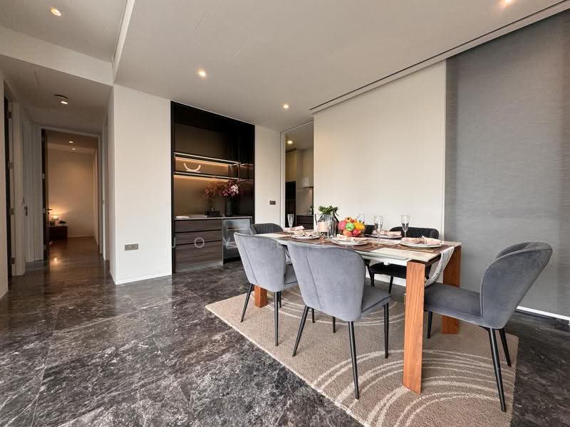 19 Nassim, 19 Nassim Hill, Tanglin / Holland / Bukit Timah, 3 Bedrooms, 1,733 sqft, Condominium For Sale, by Joyce Lau, 500274359 - Dining with Dry kitchen - PropertyGuru.com.sg
