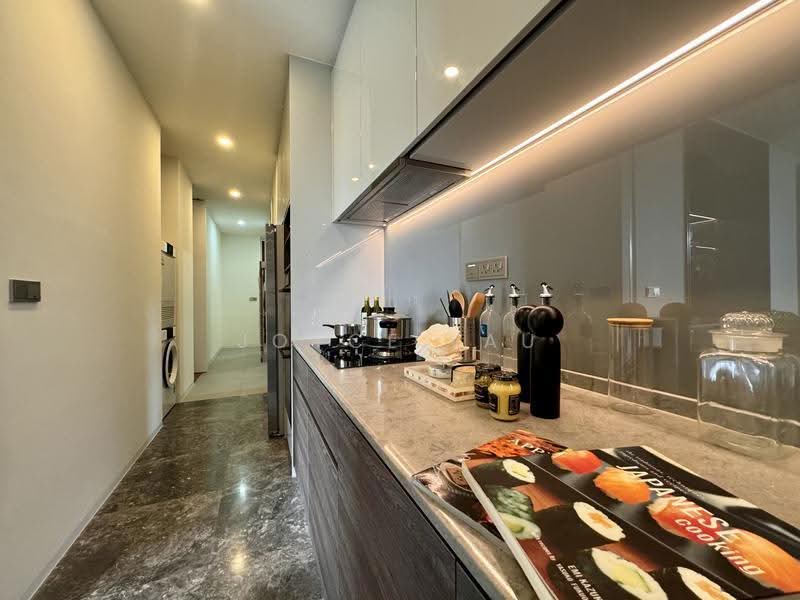19 Nassim, 19 Nassim Hill, Tanglin / Holland / Bukit Timah, 3 Bedrooms, 1,733 sqft, Condominium For Sale, by Joyce Lau, 500274359 - Kitchen leading to service yard - PropertyGuru.com.sg