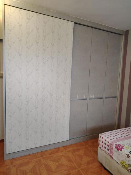 Common Bedroom Cabinet