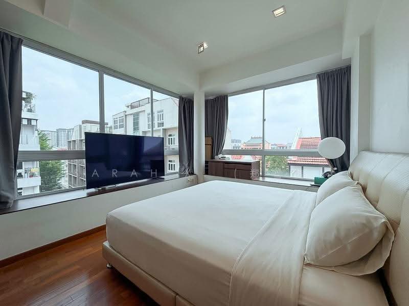 Ivory, 15 Ceylon Lane, East Coast / Marine Parade, 2 Bedrooms, 1,238 sqft, Apartment For Sale, by Sarah X. (郑雪梅), 500274382 - Master Bedroom - PropertyGuru.com.sg