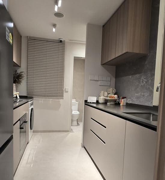 Lucerne Grand, Lakeside Drive, Boon Lay / Jurong / Tuas, 3 Bedrooms, 872 sqft, Condominium For Sale, by Cheyenne Ng, 500274417 - Kitchen - PropertyGuru.com.sg