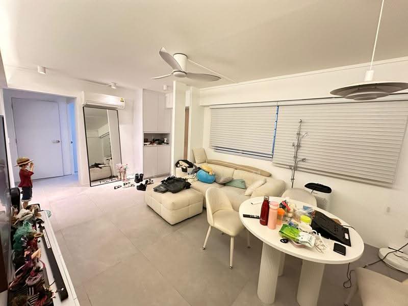 240 Bukit Panjang Ring Road, 240 Bukit Panjang Ring Road, Dairy Farm / Bukit Panjang / Choa Chu Kang, Room Rental, 120 sqft, HDB Flat For Rent, by Alex Lim, 500274425 - Living Room - PropertyGuru.com.sg