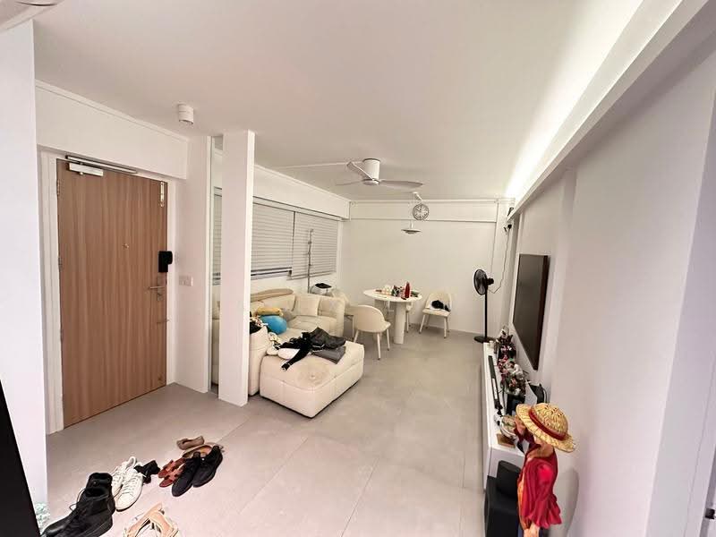 240 Bukit Panjang Ring Road, 240 Bukit Panjang Ring Road, Dairy Farm / Bukit Panjang / Choa Chu Kang, Room Rental, 120 sqft, HDB Flat For Rent, by Alex Lim, 500274425 - Living Room - PropertyGuru.com.sg