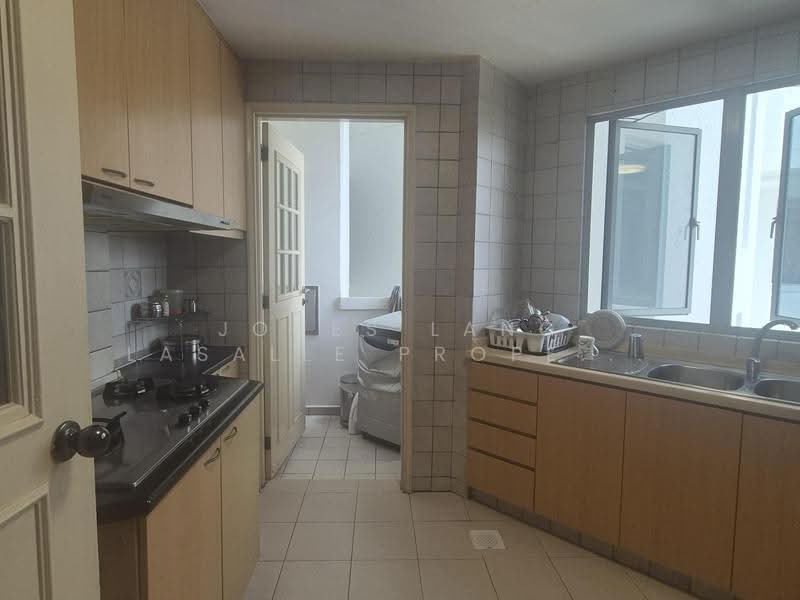 The Makena, 121 Meyer Road, East Coast / Marine Parade, 3 Bedrooms, 1,152 sqft, Condominium For Sale, by Cynthia Wong, 500274431 - Kitchen - PropertyGuru.com.sg