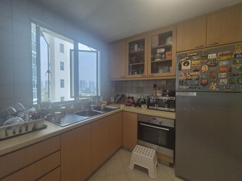 The Makena, 121 Meyer Road, East Coast / Marine Parade, 3 Bedrooms, 1,152 sqft, Condominium For Sale, by Cynthia Wong, 500274431 - Kitchen - PropertyGuru.com.sg
