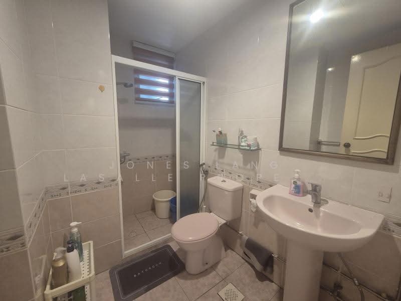 The Makena, 121 Meyer Road, East Coast / Marine Parade, 3 Bedrooms, 1,152 sqft, Condominium For Sale, by Cynthia Wong, 500274431 - Bathroom - PropertyGuru.com.sg