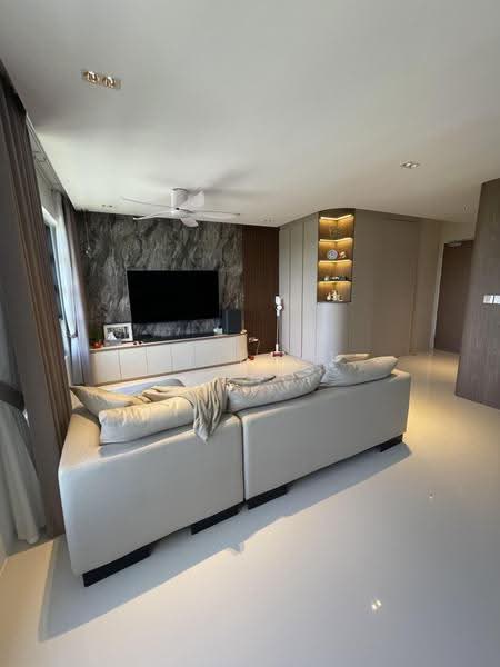 639A Tampines Street 62, 639A Tampines Street 62, Pasir Ris / Tampines, Room Rental, 110 sqft, HDB Flat For Rent, by Hulbert Teng, 500274432 - Living Room - PropertyGuru.com.sg
