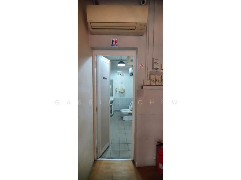 2 Jalan Bukit Merah, Alexandra / Commonwealth, 624 sqft, Shop / Shophouse For Rent, by Gabriel Chew, 500274454 - Bathroom - CommercialGuru.com.sg