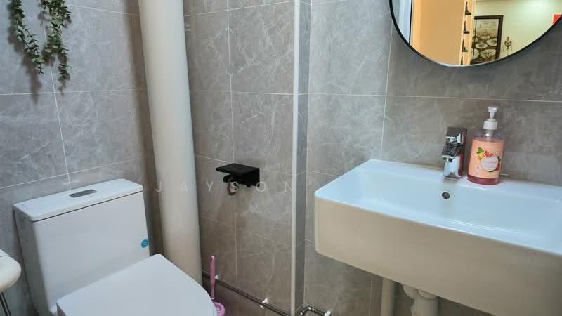 758 Choa Chu Kang North 5, 758 Choa Chu Kang North 5, Dairy Farm / Bukit Panjang / Choa Chu Kang, 4 Bedrooms, 1,636 sqft, HDB Flat For Sale, by Jayson Lim, 500274466 - Bathroom - PropertyGuru.com.sg