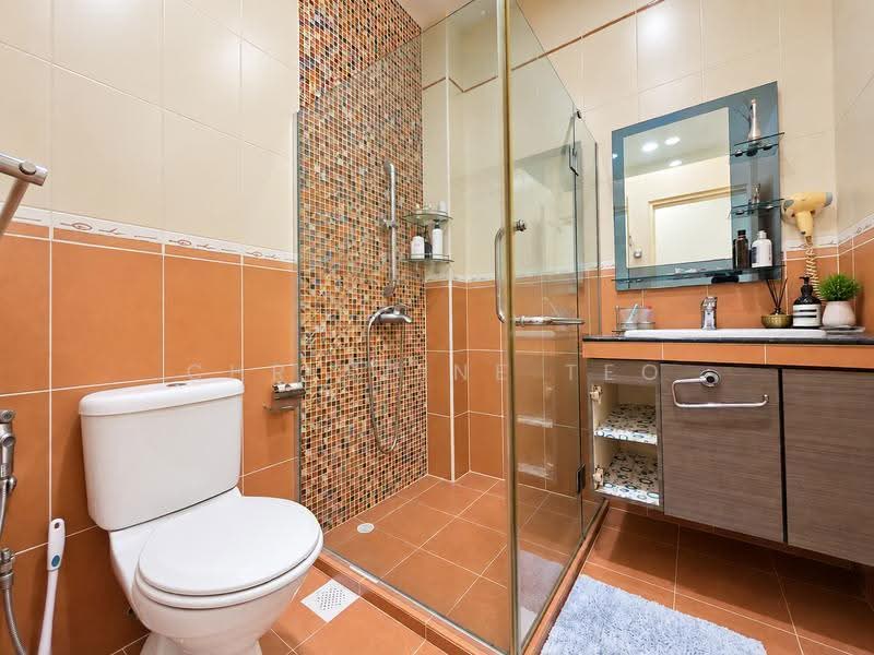 Jalan Lada Puteh, Jalan Lada Puteh, Orchard / River Valley, 3 Bedrooms, 2,300 sqft, Corner Terrace For Sale, by Christine Teo, 500274474 - Bathroom - PropertyGuru.com.sg