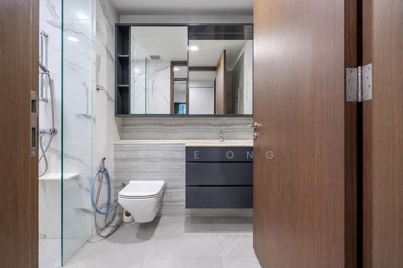 Forest Woods, Hougang / Punggol / Sengkang, 2 Bedrooms, 635 sqft, Condominium For Sale, by Wayne Ong, 500274522 - Bathroom - PropertyGuru.com.sg